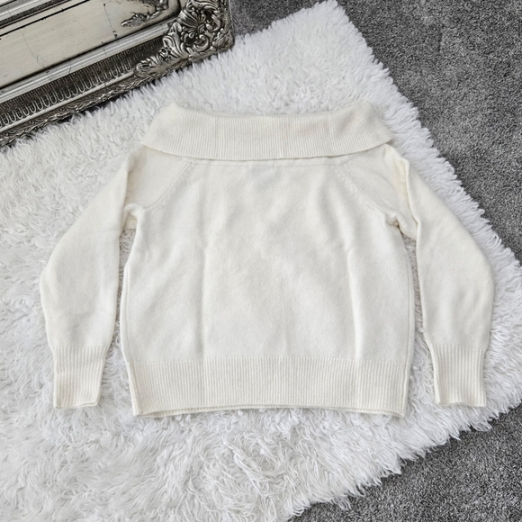 Design History Off The Shoulder Sweater. Cozy casual knit. Ivory. Size Large. Ne - Picture 3 of 7